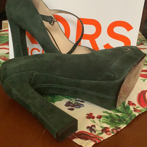 Michael Kors green coloured heels - Picture 2 of 3